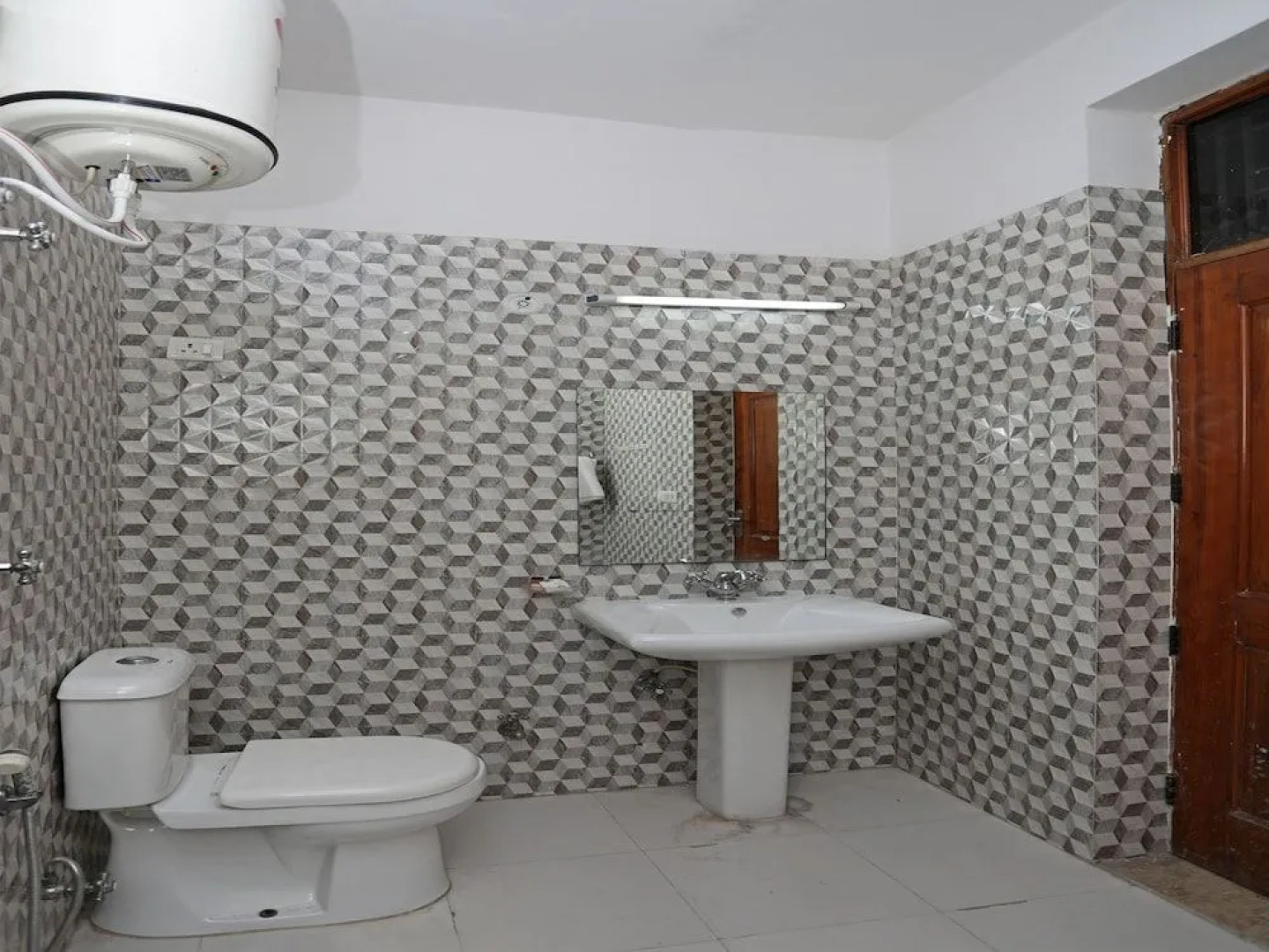 OYO 12502 City Hotel