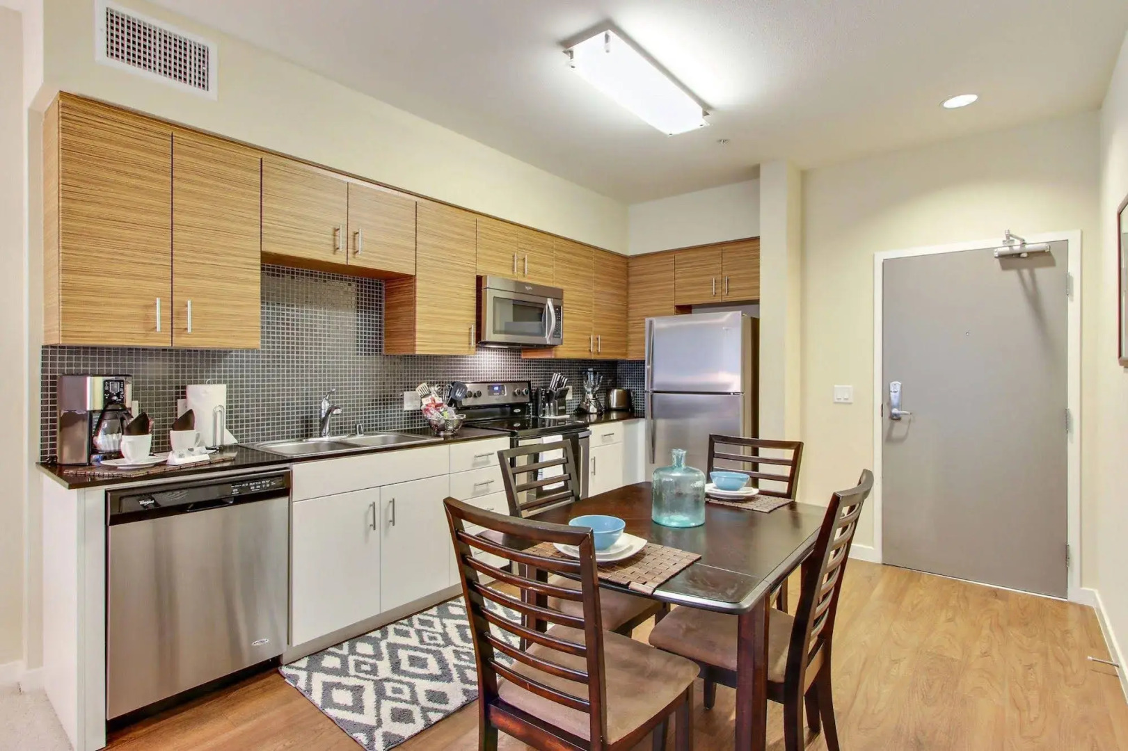 Global Luxury Suites in Sunnyvale