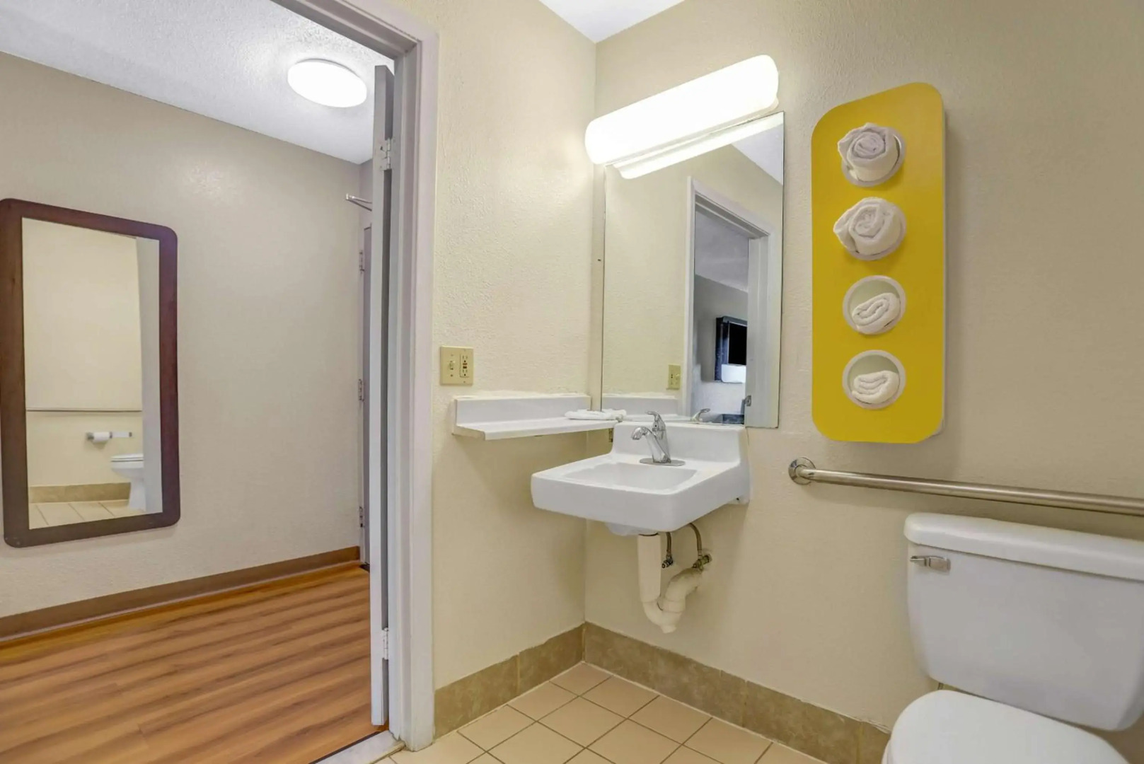 Motel 6 Raleigh, NC - North