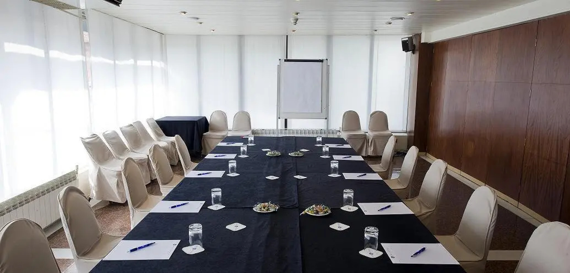 Отель Ciudad de Castelldefels