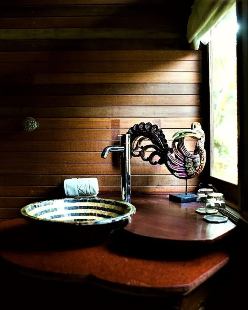 Breve Azurine Lagoon Retreat