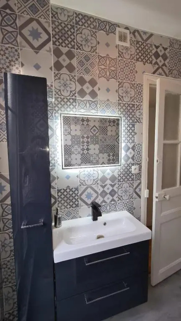 Residence Cosy, Chambre Privee Non Mitoyenne Avec Serrure Dans Un Appartement de 50 M Carres (Adults Only)