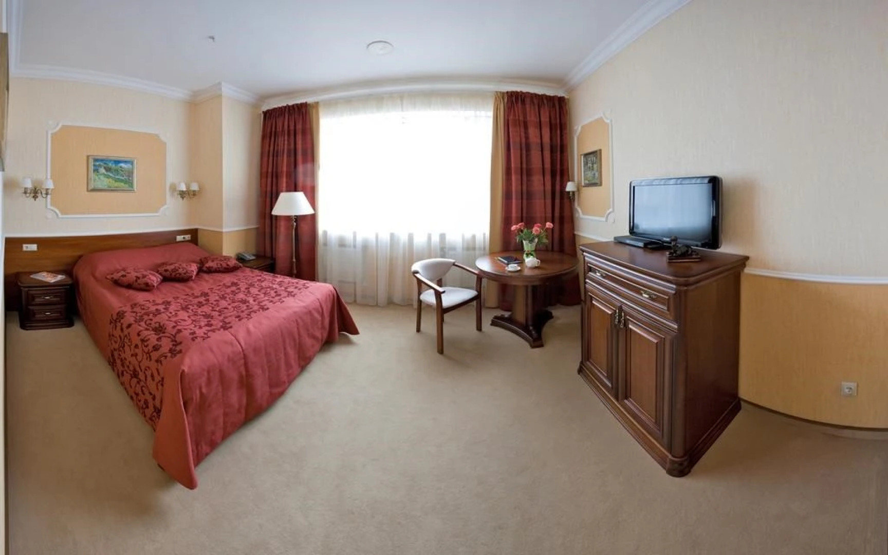 Гостиный Дом