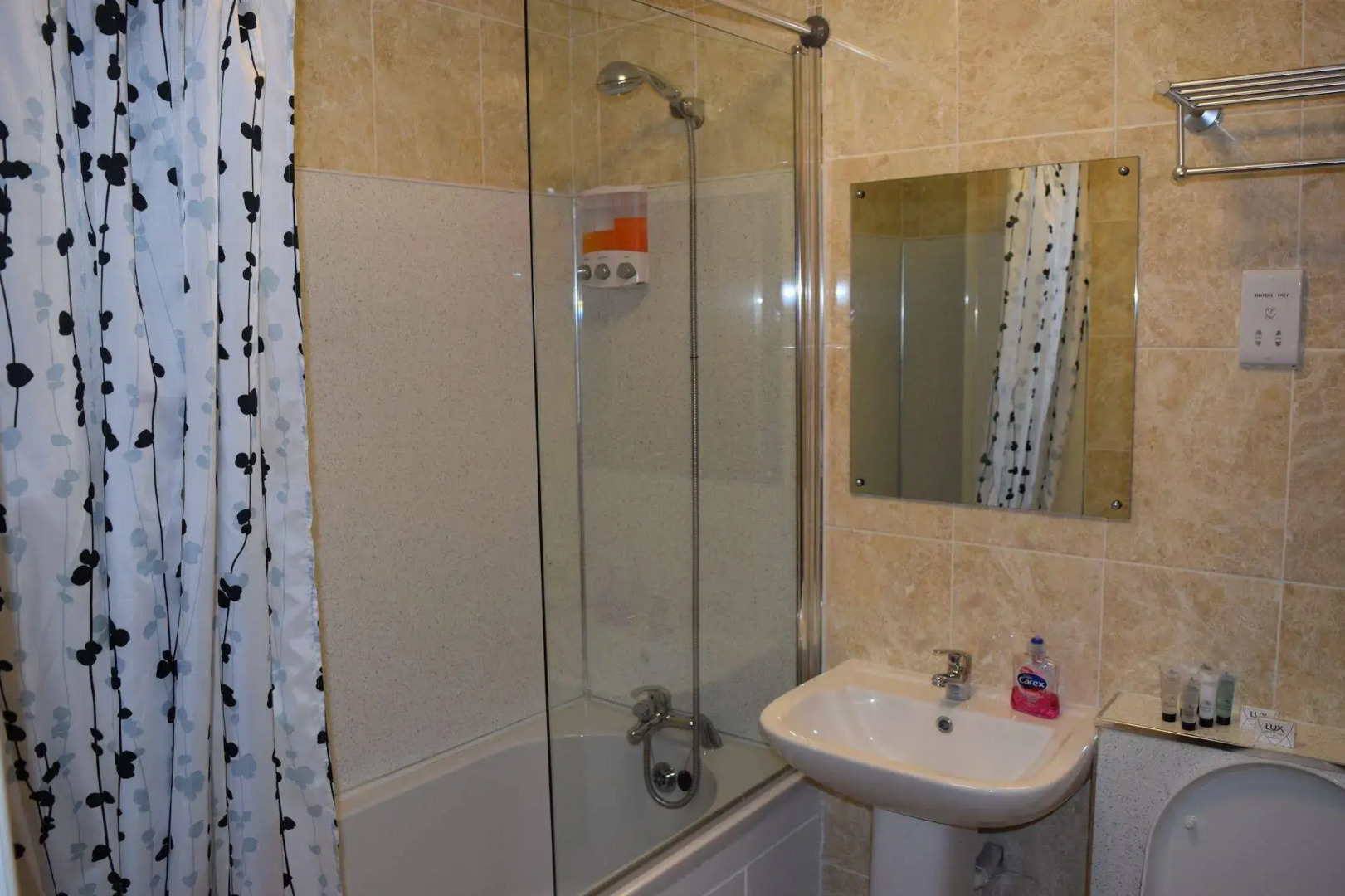 OYO Star Anglia Hotel