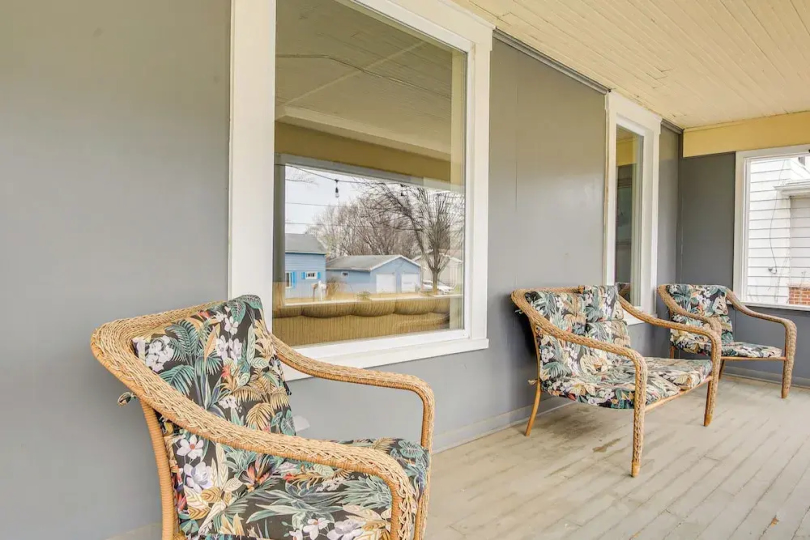 Walk to Dtwn Green Lake: Peaceful Getaway w/ Porch