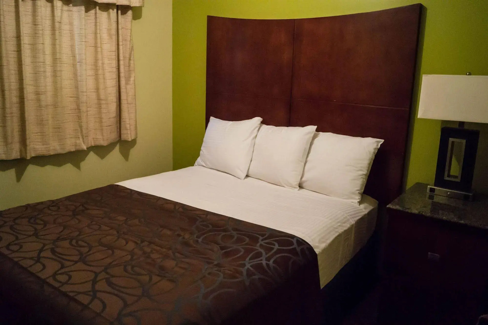 Sullivan Trail Inn & Suites