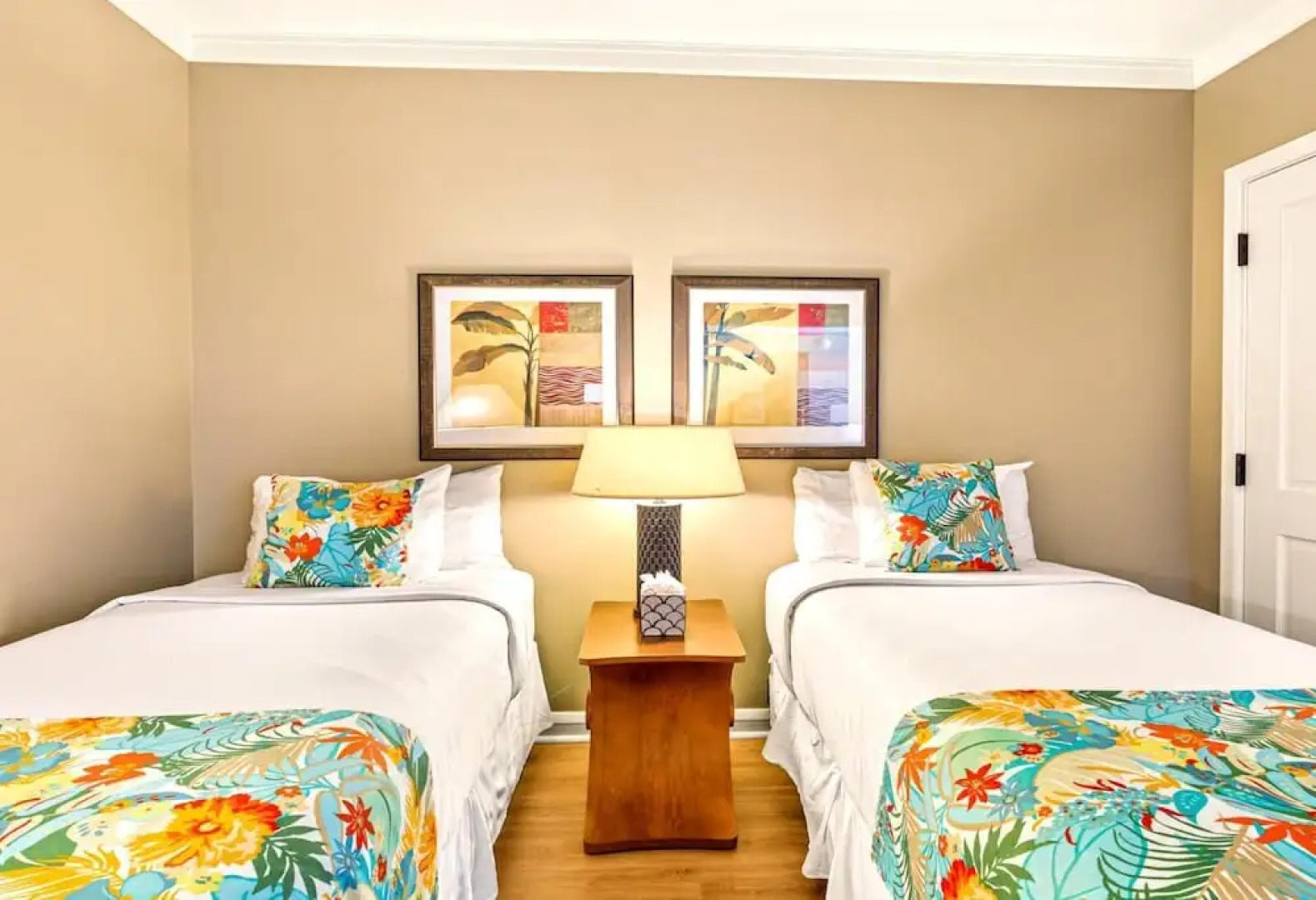 K B M Resorts- Hkk-306 Chic 2bd, Upgraded, Steps Away From Resort Pools, Beach and Spa!