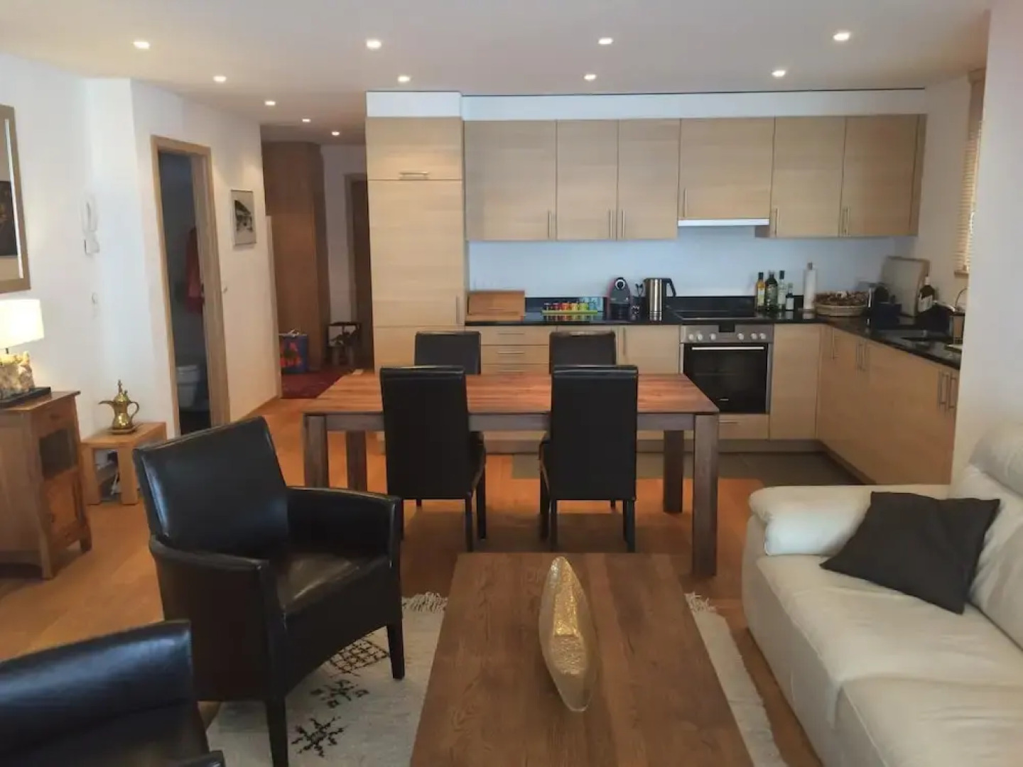 Lovely Apartment With Mountain Views