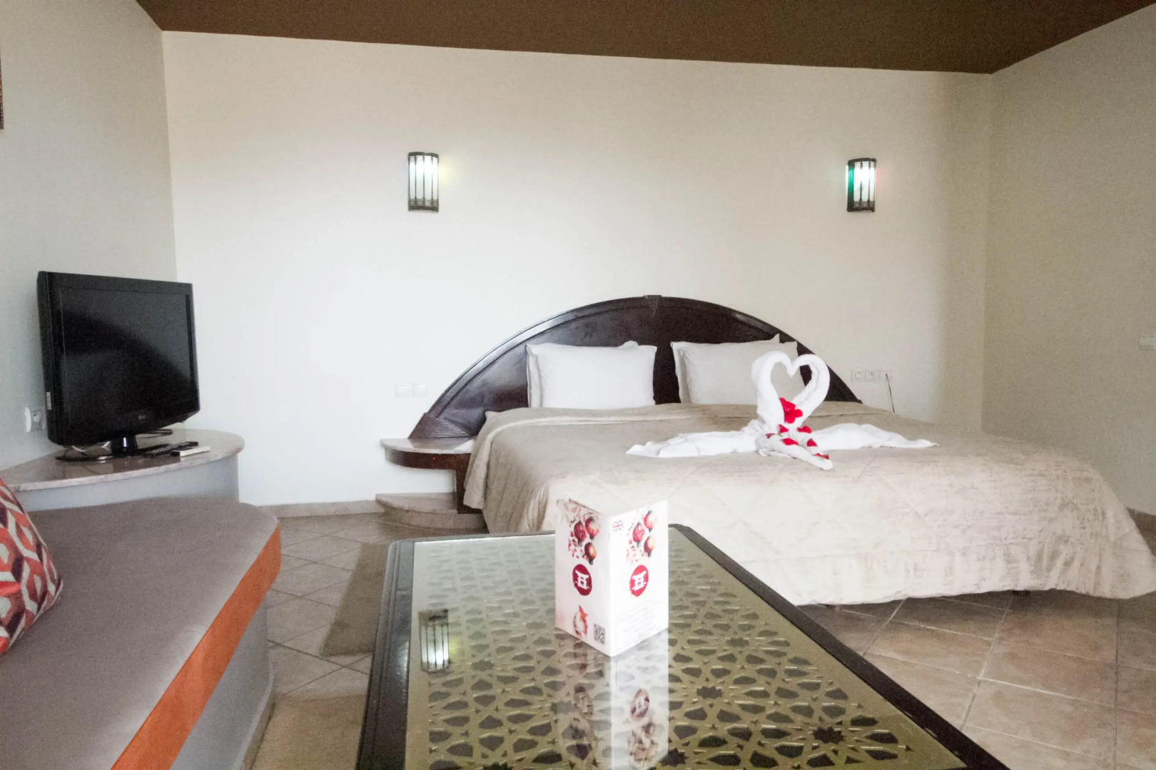 Intouriste Hôtel & Suites