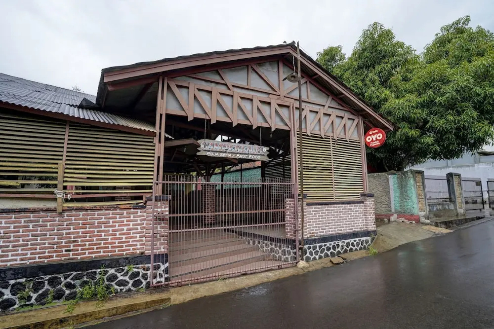 Pondok Pujasera by OYO Rooms