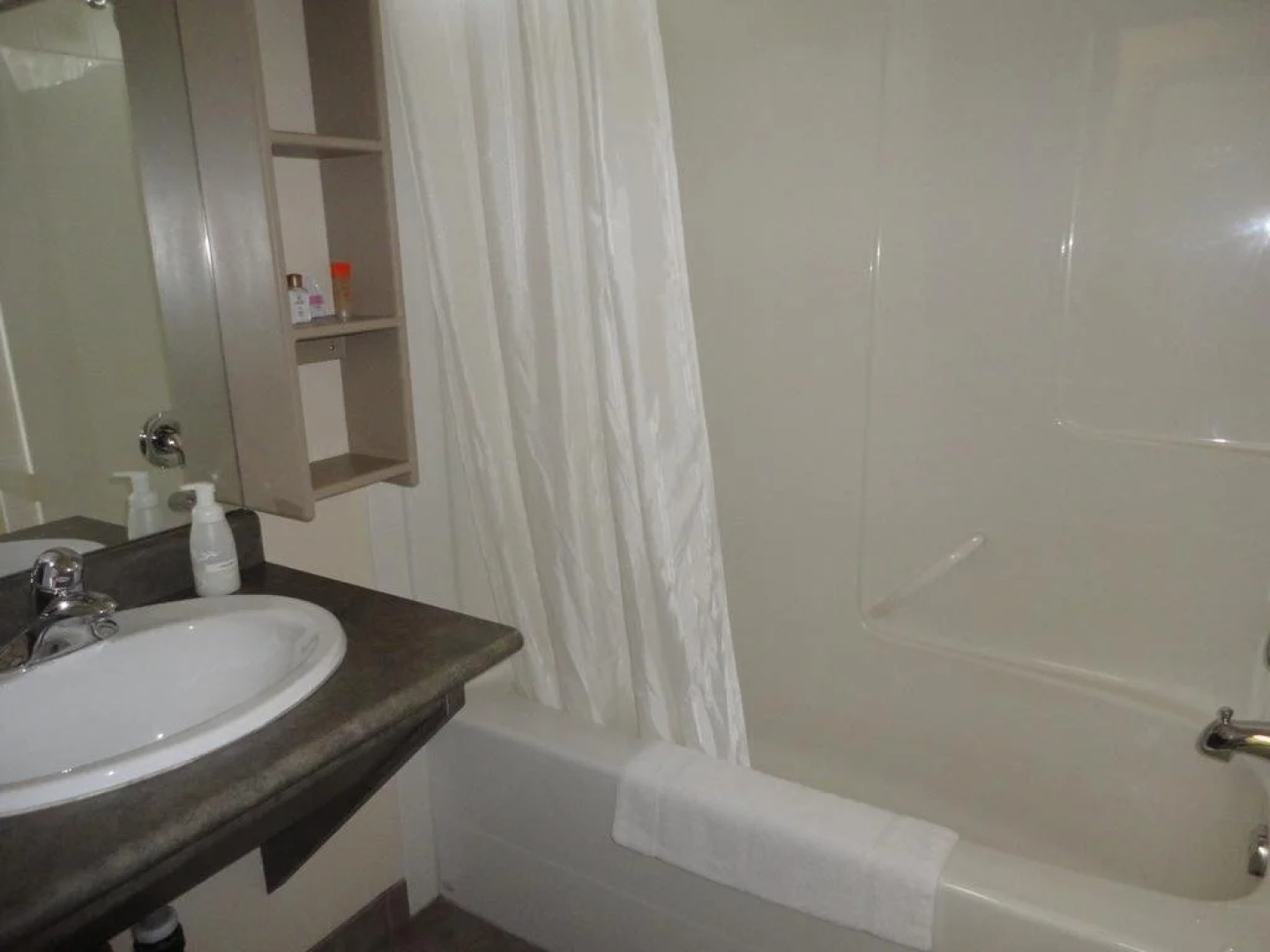 Bathgate Resort and Marina