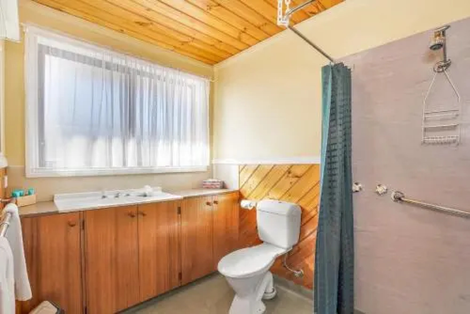 Kellraine Beach Cottages