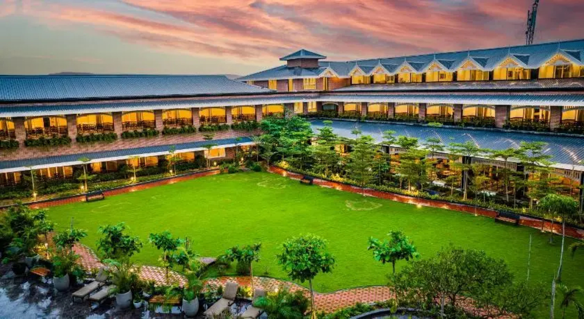 Mayfair Oasis Resort & Convention