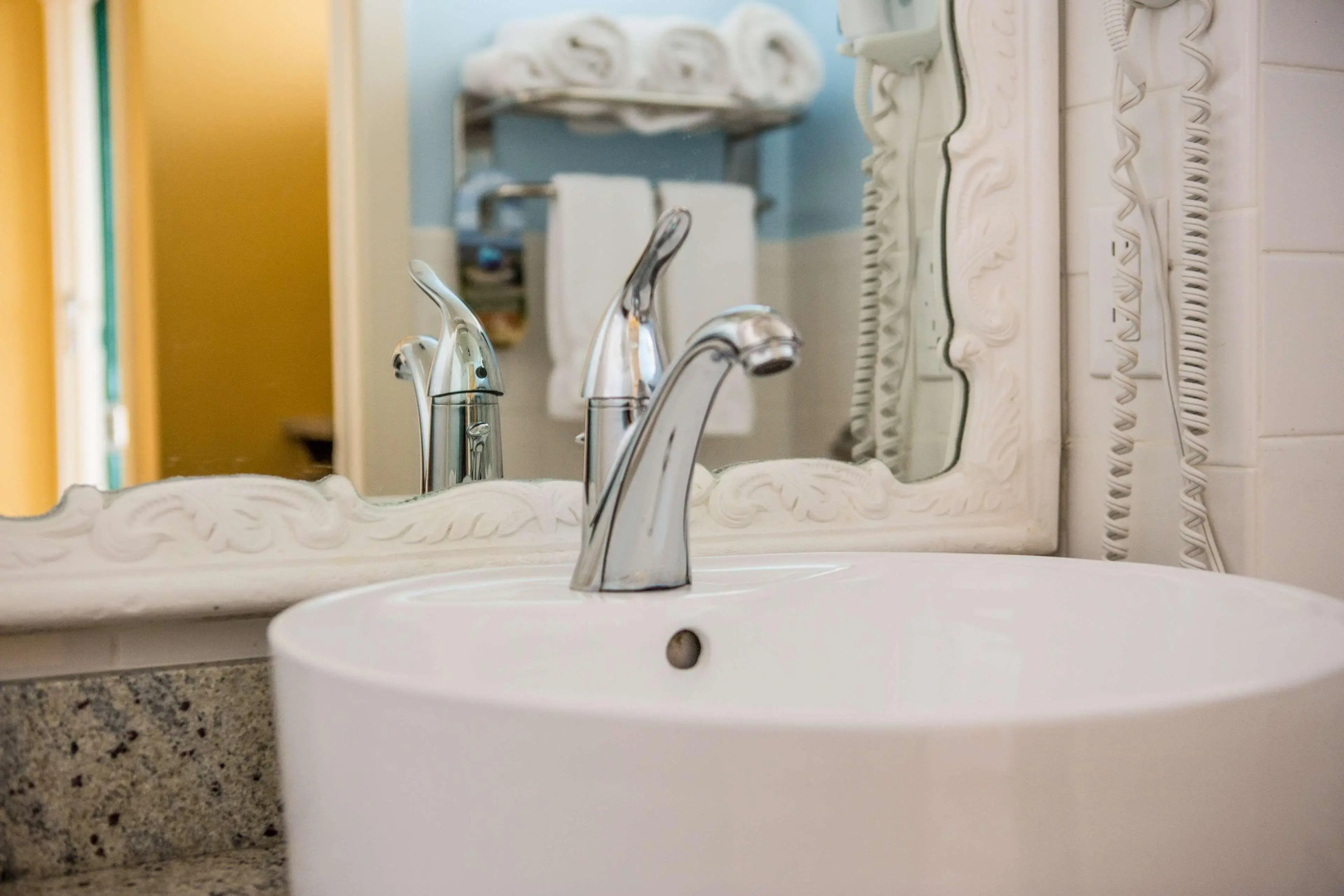 Best Western Plus Yacht Harbor Inn