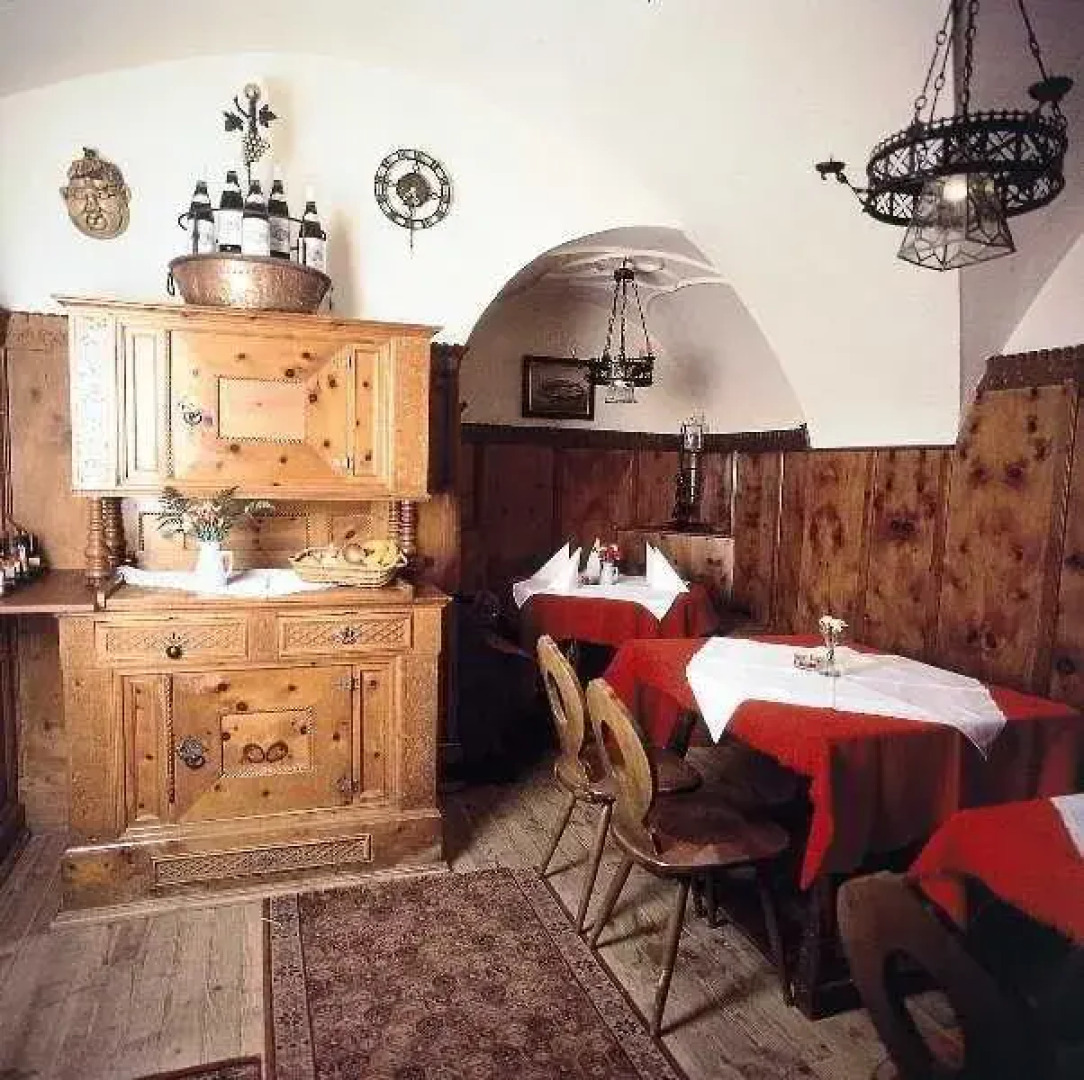 Schlössl "Unterm Rain"