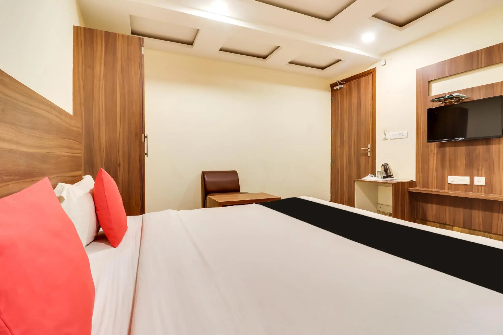 Capital O 60341 Seven Wonders Inn