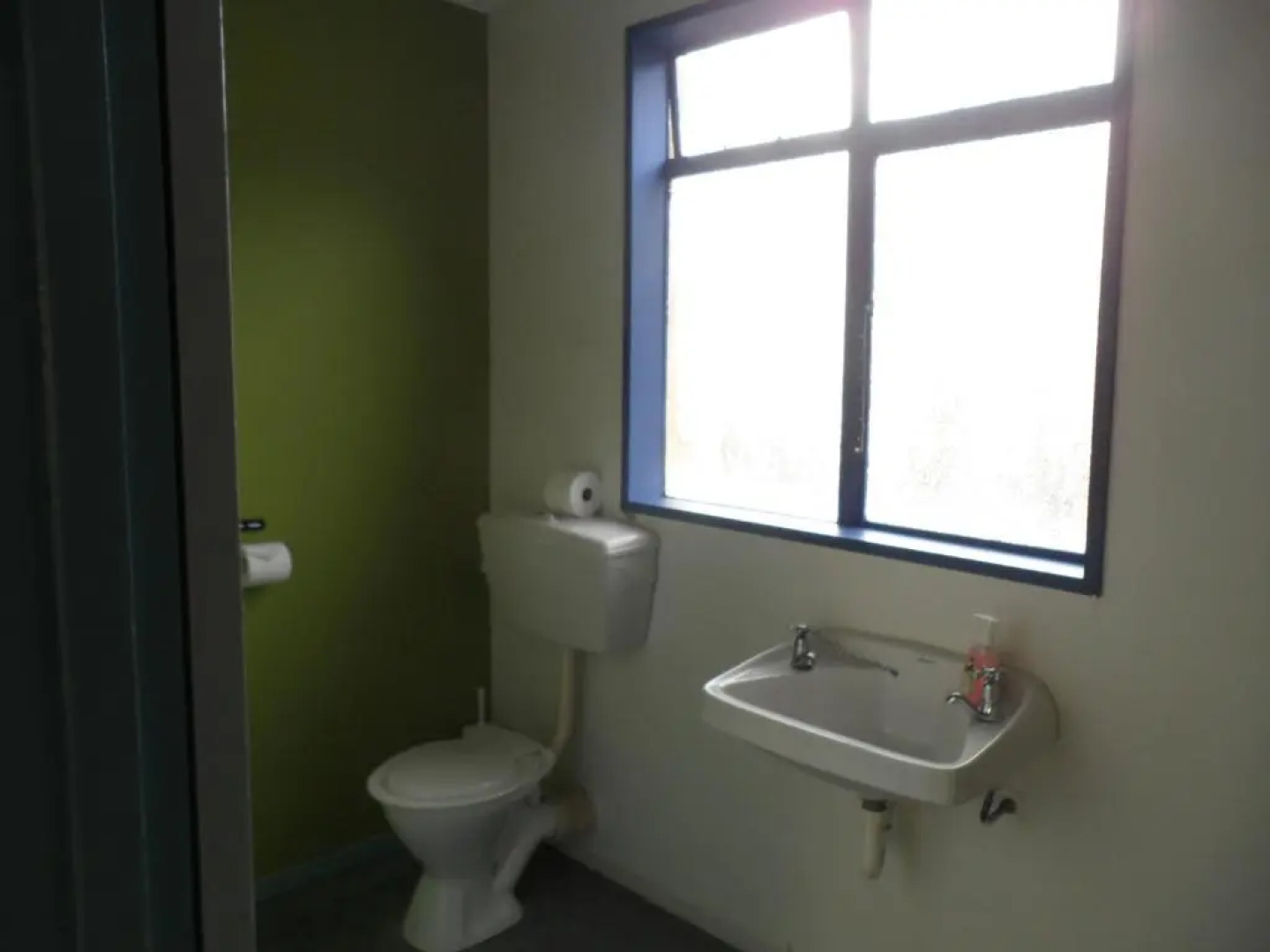 Sequoia Lodge & Backpackers