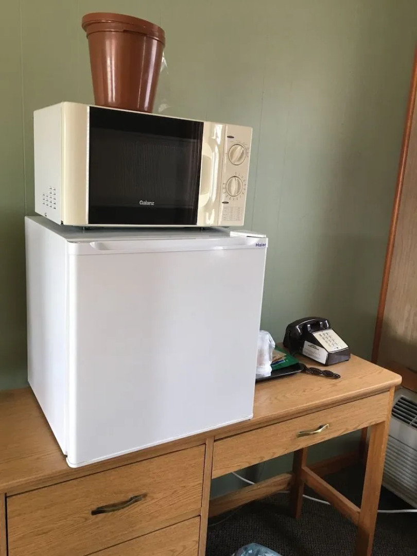 Superior Motel & Suites