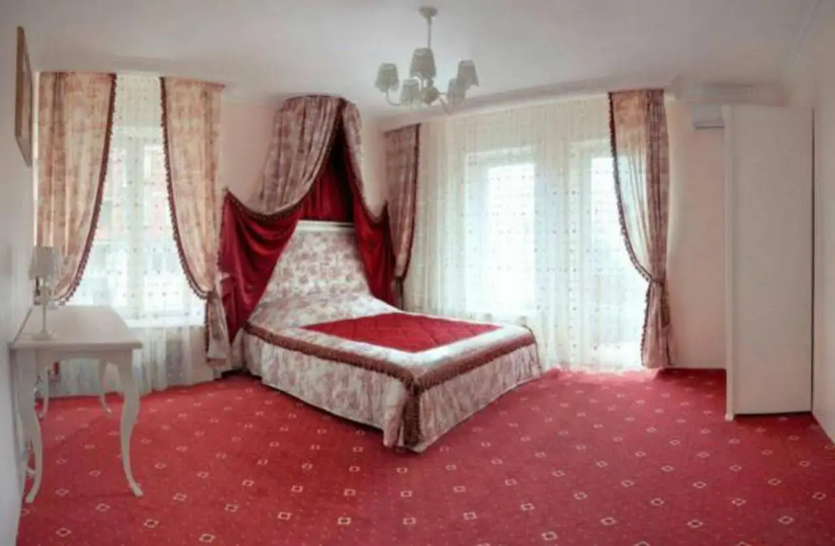 Отель «Роял Сити»