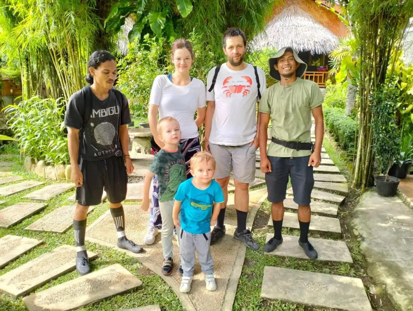 Junia Guesthouse Bukit Lawang