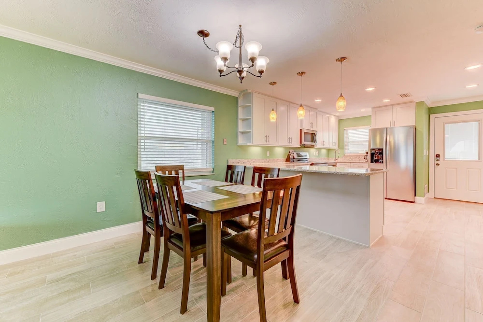 Island Retreat Upper B by Vtrips