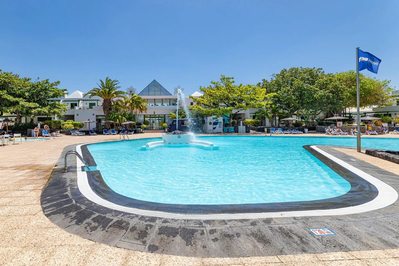 Отель THB Royal