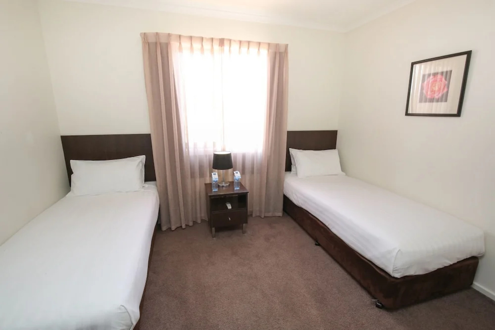 Aquarius Apartments and Cabins