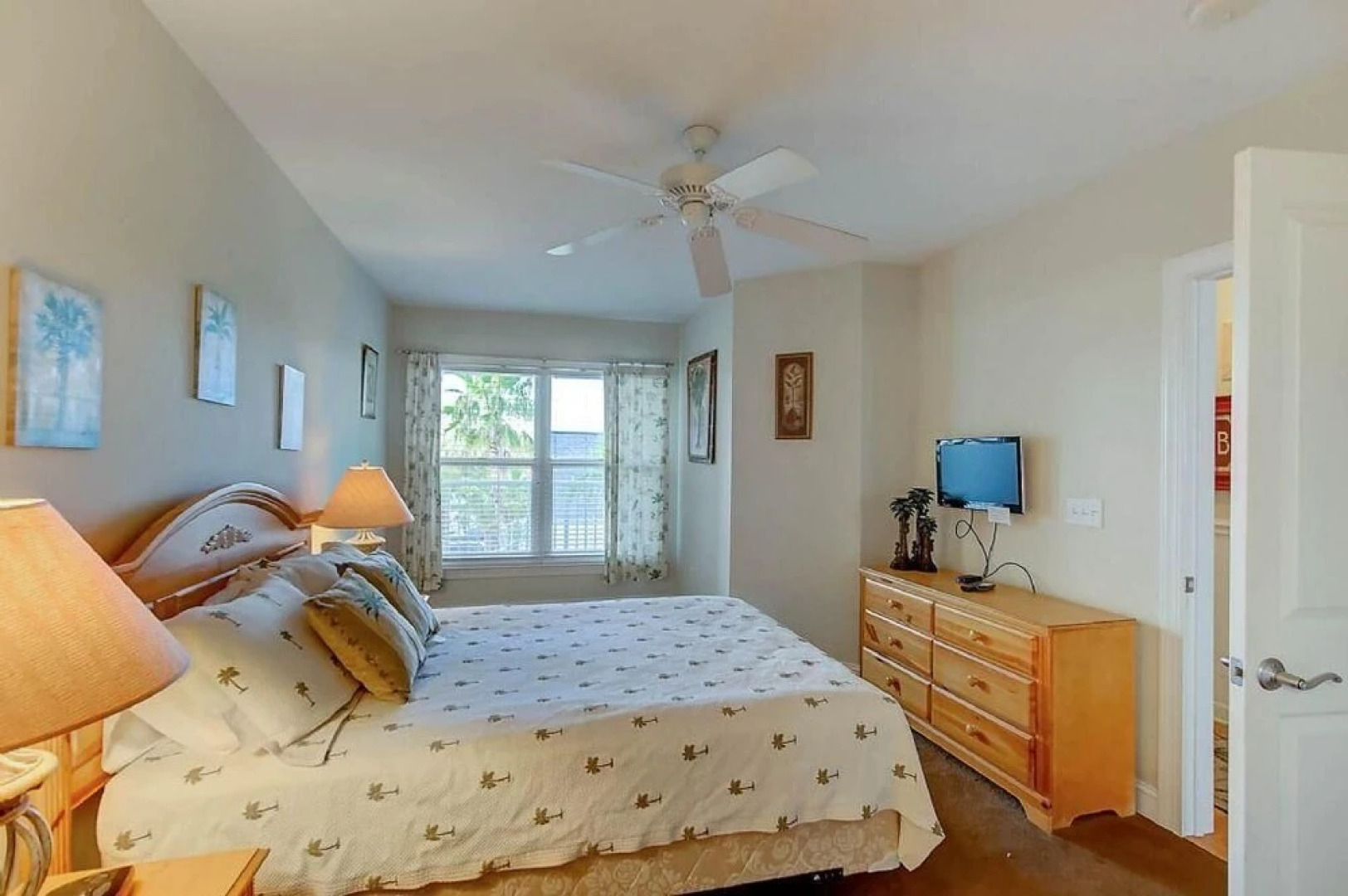 1010 Ocean Palms 201