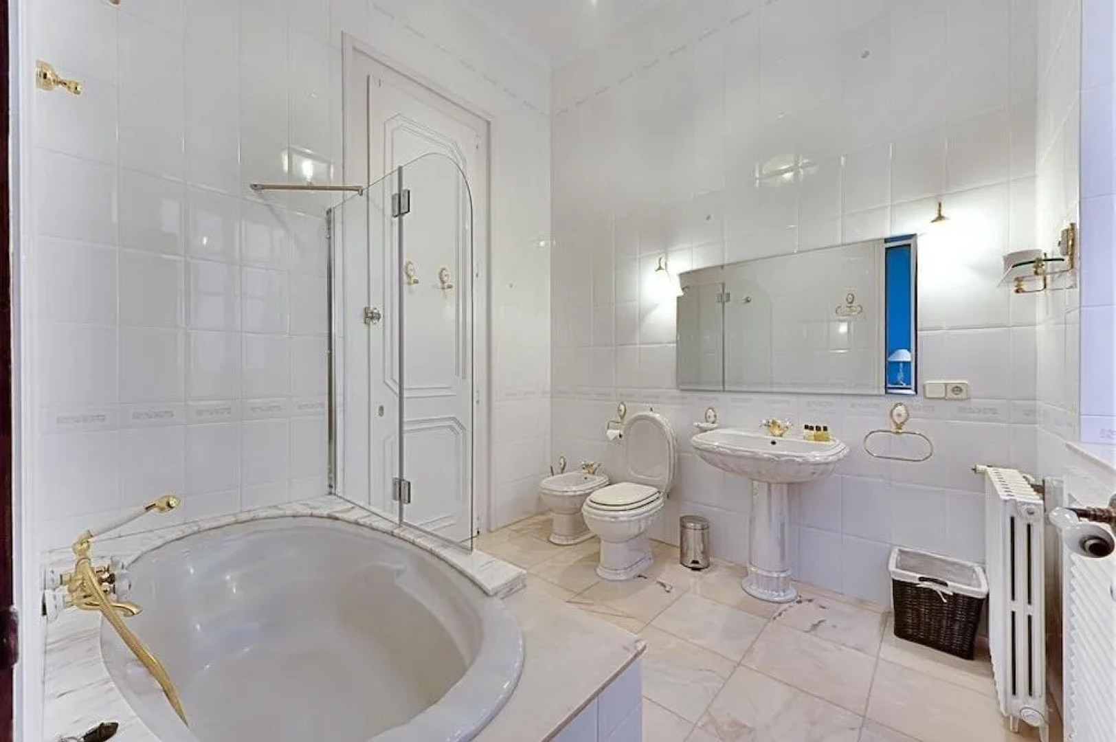 Hotel Casa Ceremines