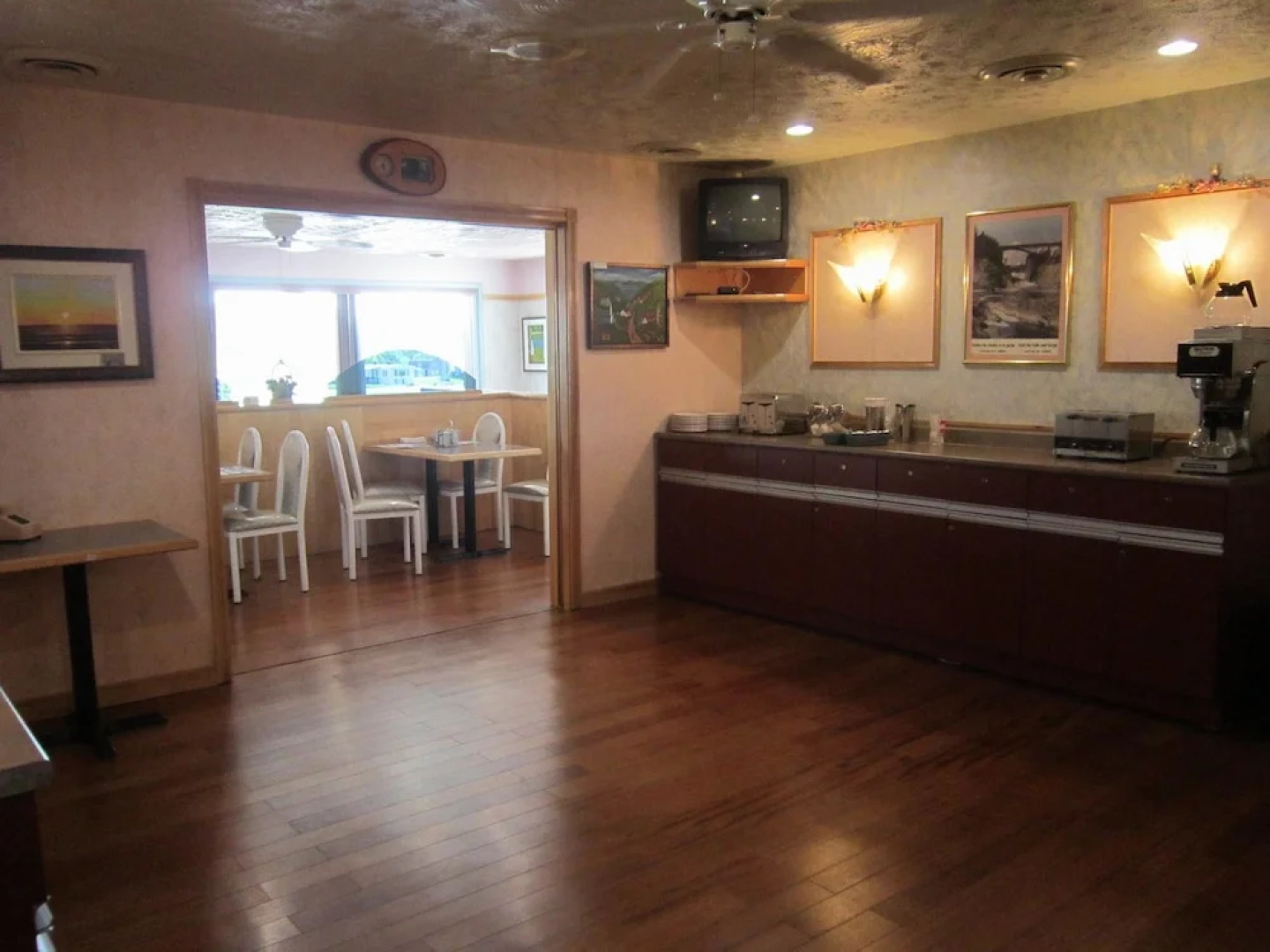 Travelodge by Wyndham Grand Falls