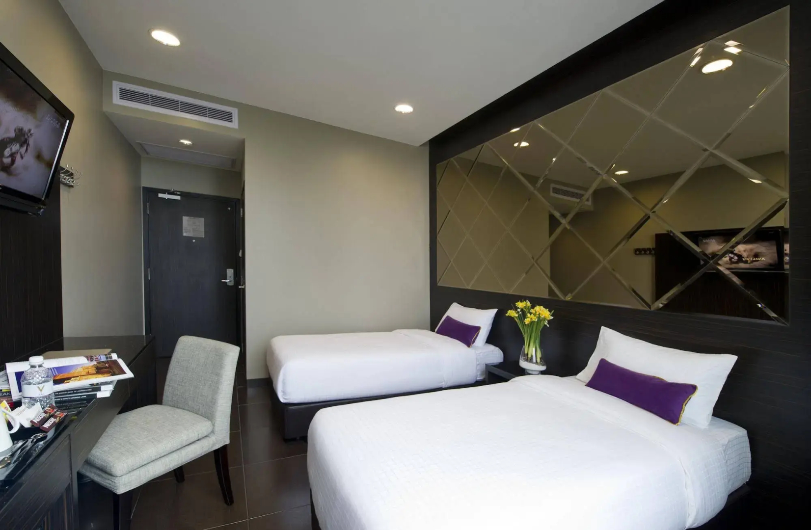 V Hotel Lavender