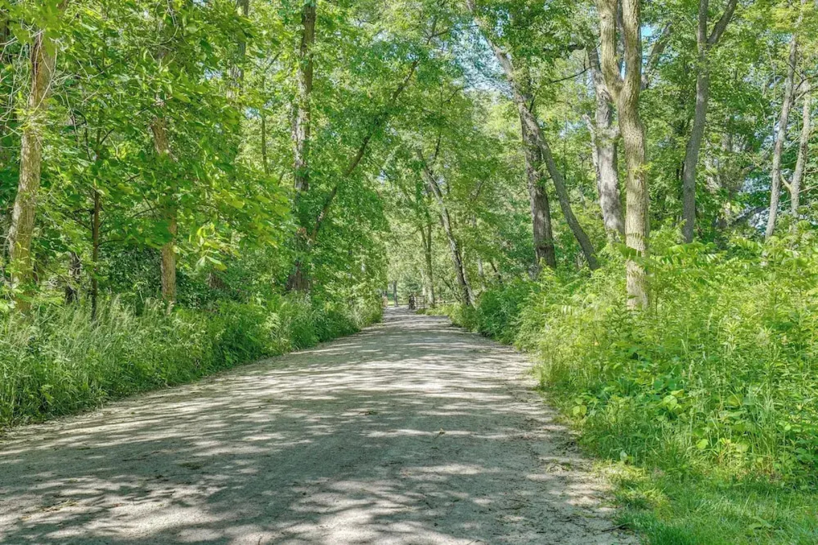 Peaceful Warrenville Home: 1 Mi to Herrick Lake!