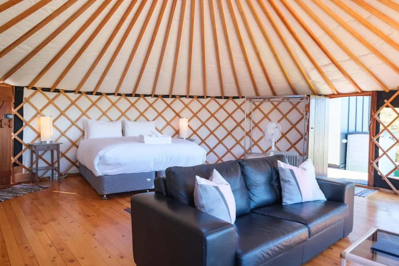 Awaawa Yurts - Papa Yurt