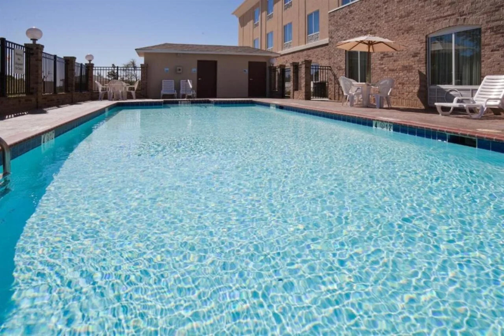 Holiday Inn Express & Suites Winona by IHG