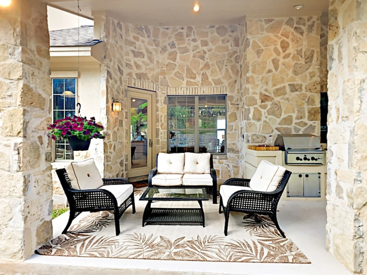 8413 Leander - 4 Br Home