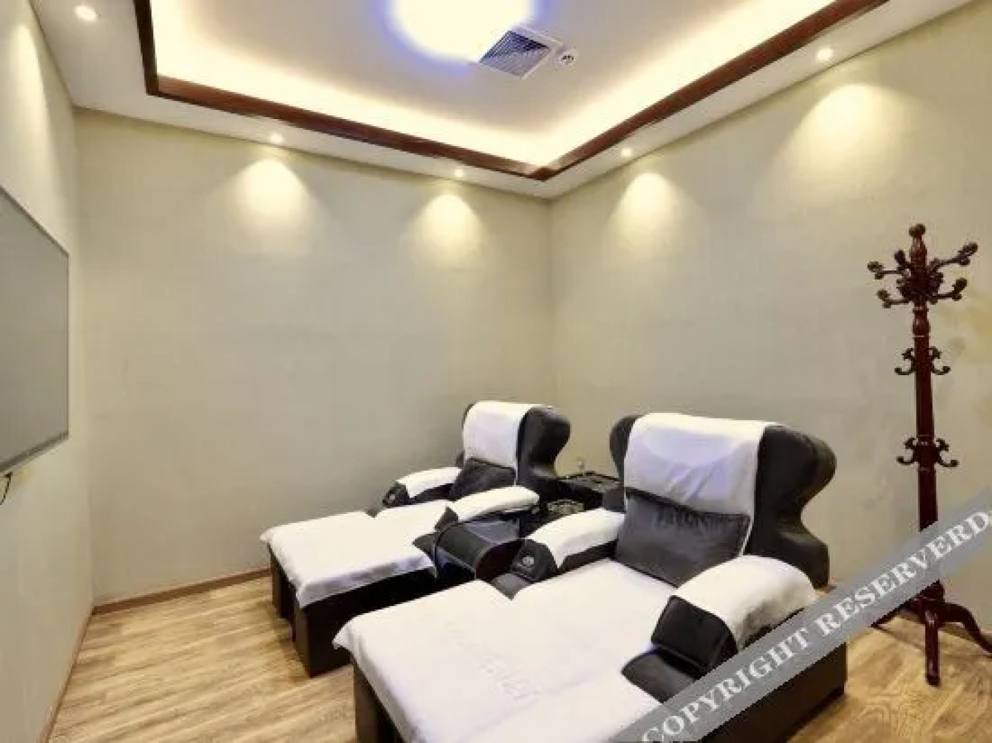 Tanghai Holiday Hotel