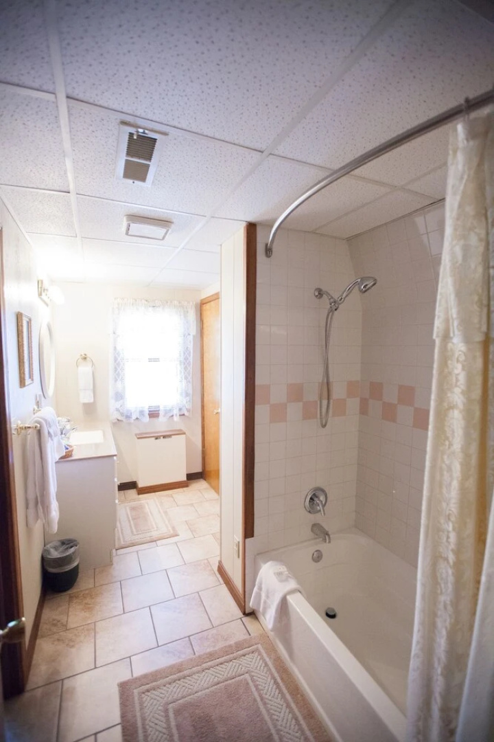 Red Bud Cove Bed & Breakfast Suites
