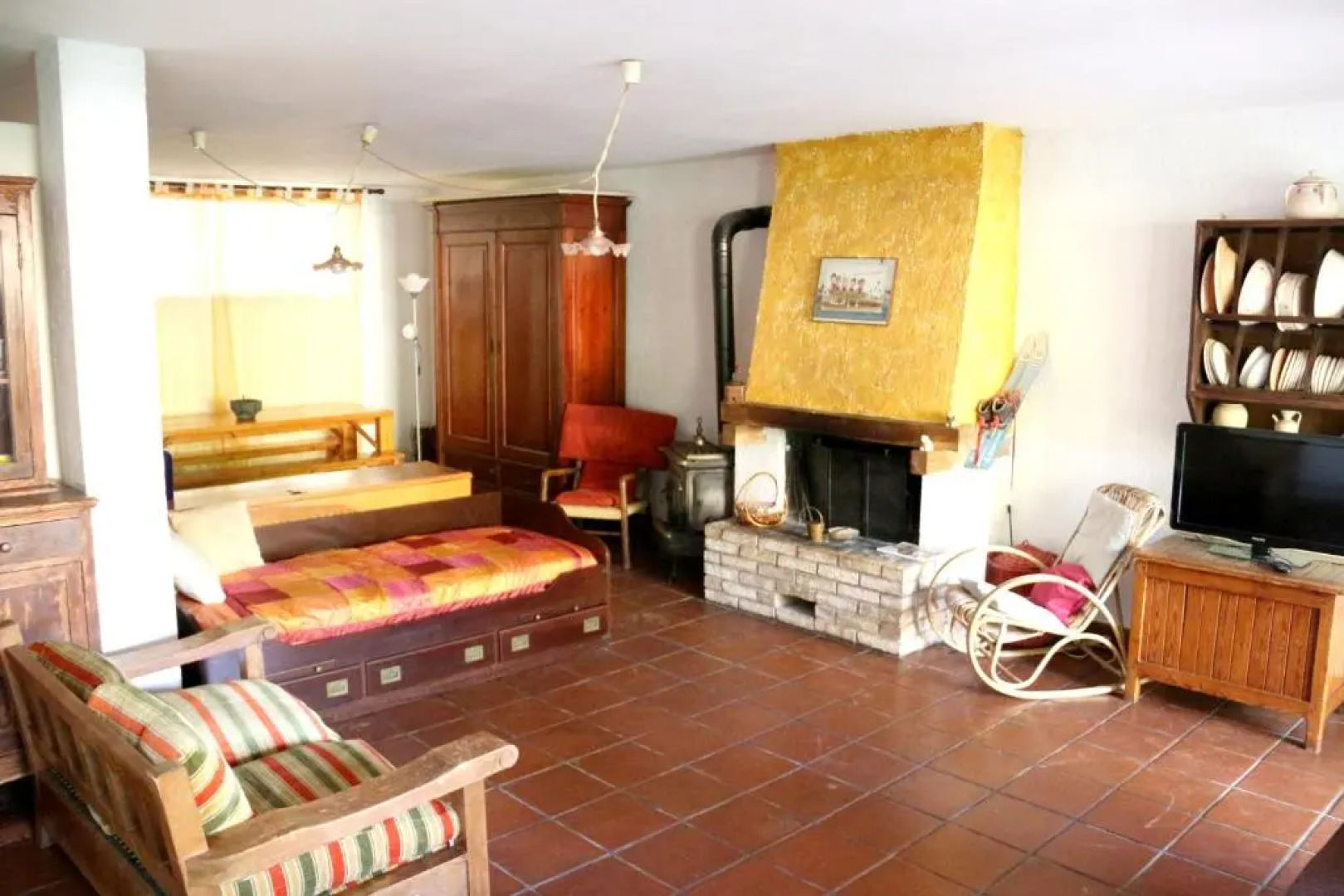 House with 3 bedrooms in Monteciccardo with private pool furnished terrace and WiFi 13 km from the beach