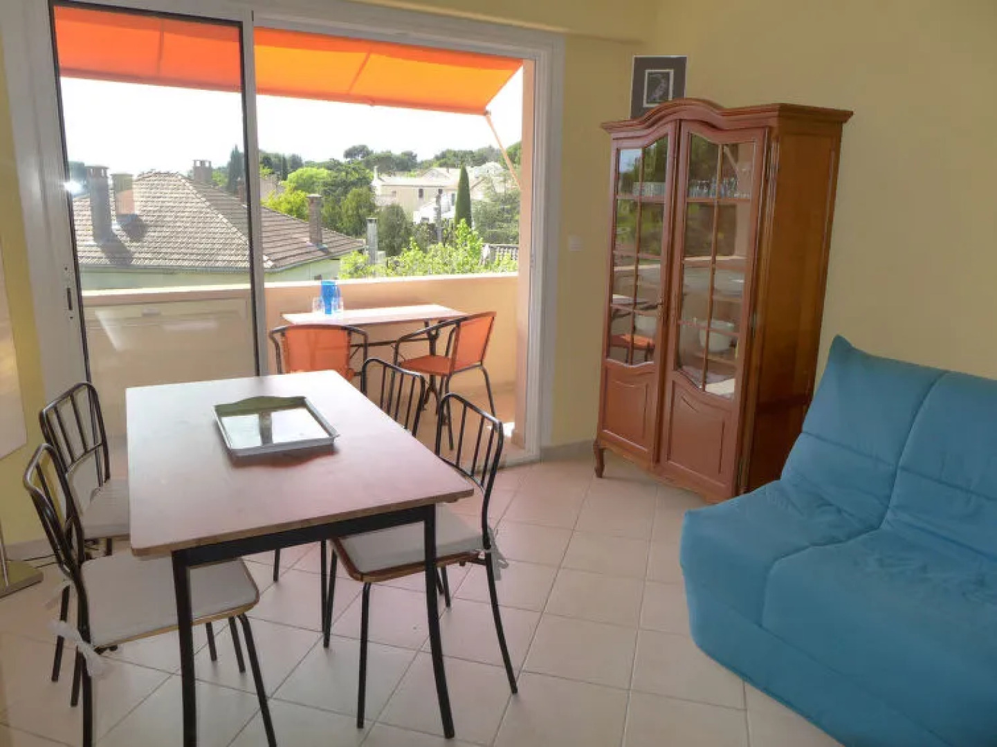 une petite maison entre vignes et mer