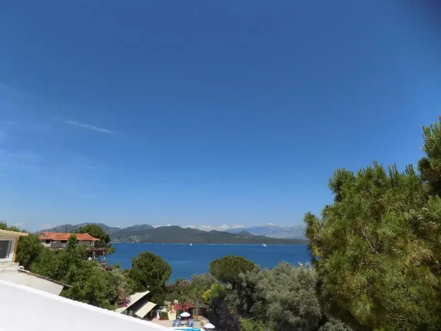 Lefkada Beachfront Apartment