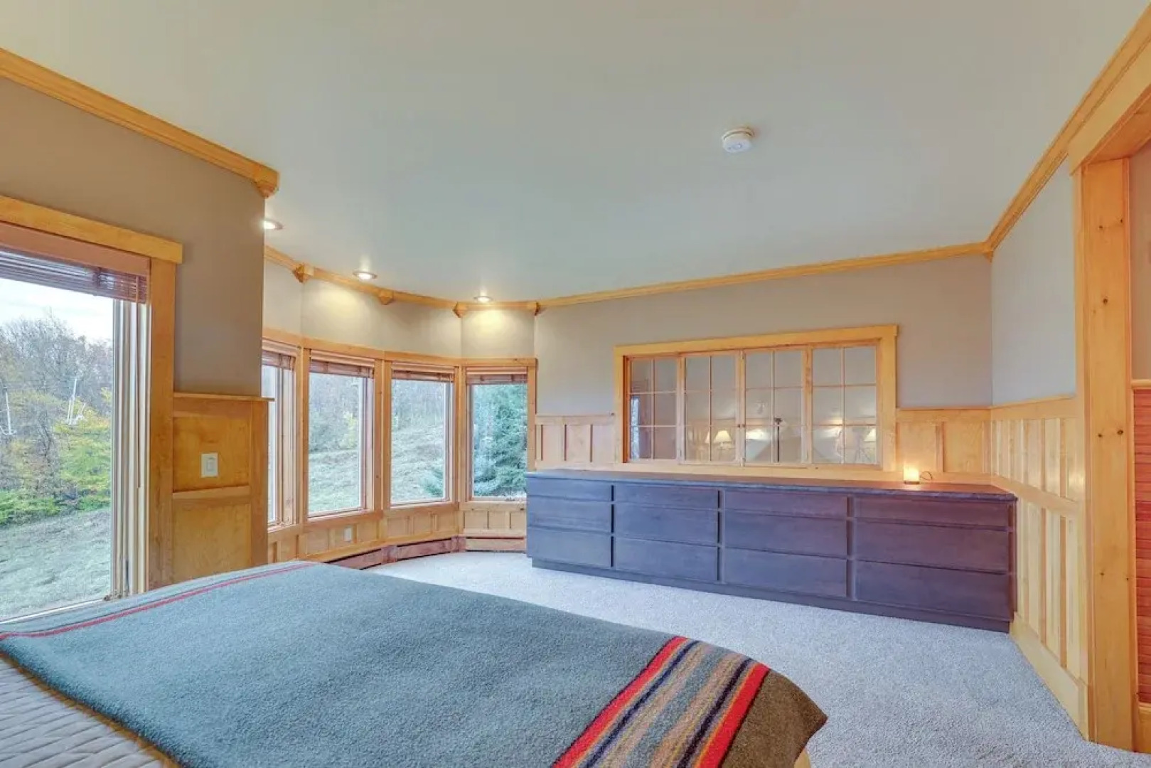 Ski-in/ski-out w/ Sauna in Jay Ski Peak Resort!