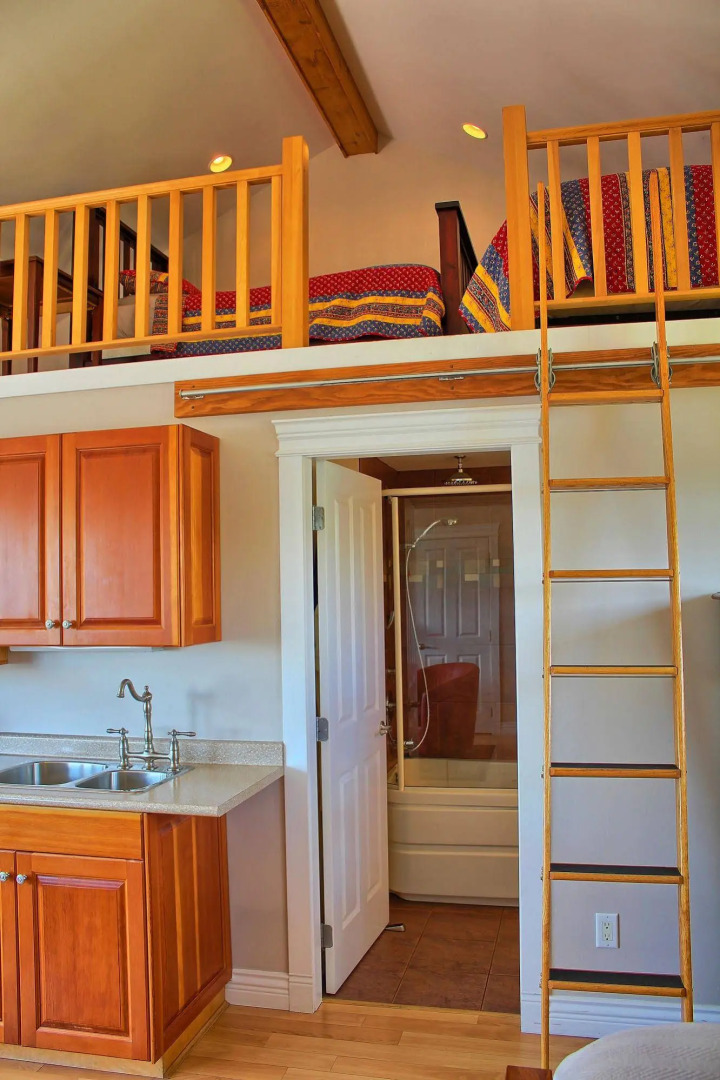 Birds of a Feather Victoria Oceanfront Studio Suites