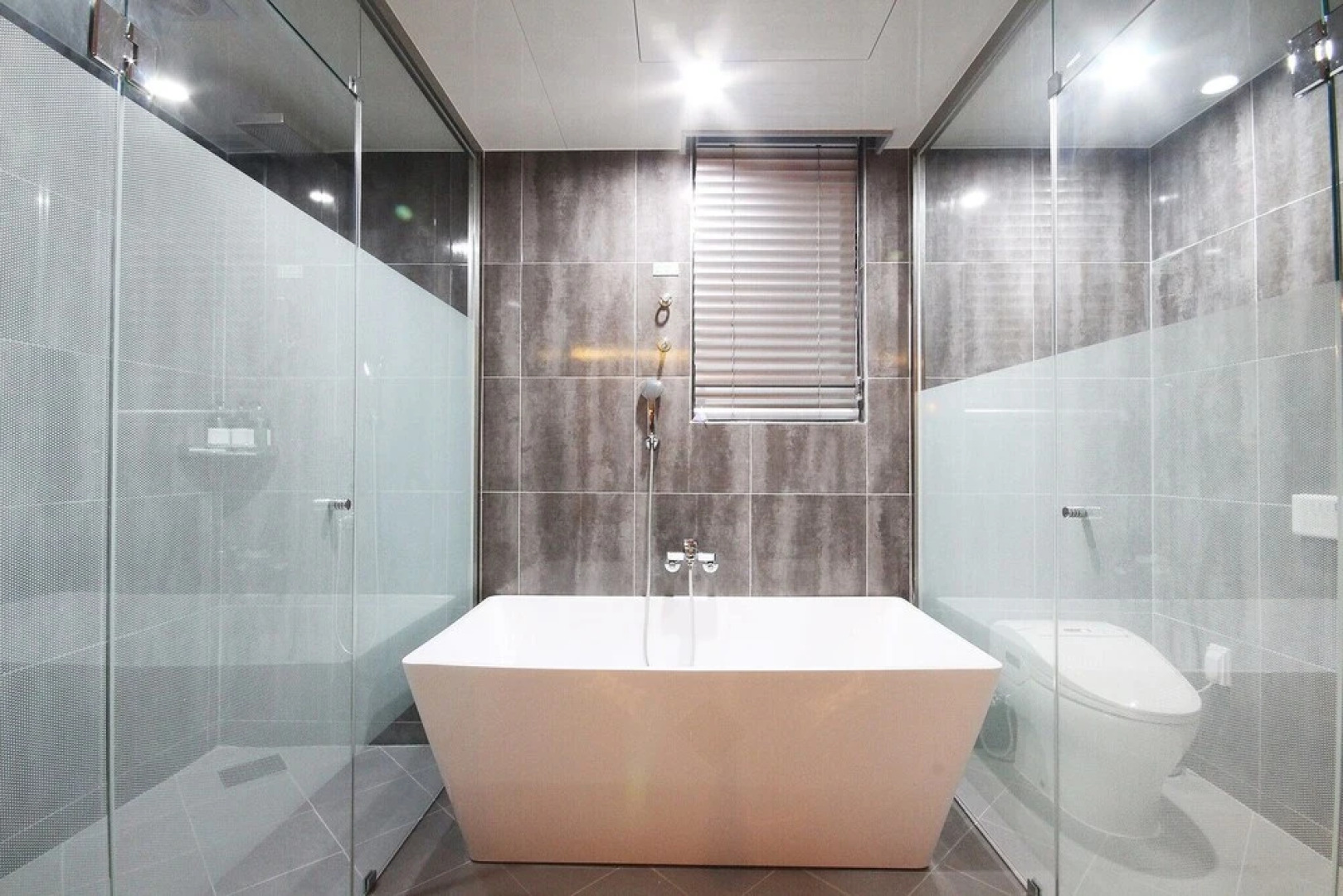 Changwon Jinhae Yongwon Hotel VIN