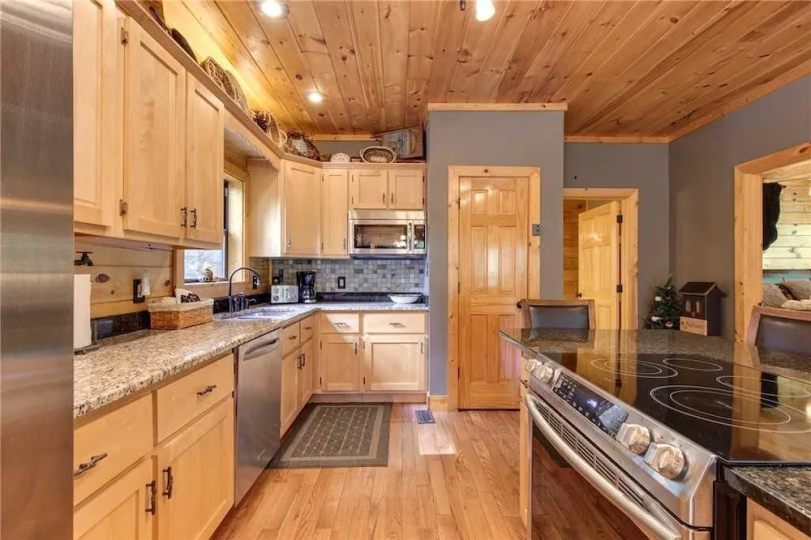 Stonebrook Lodge - Four Bedroom Cabin