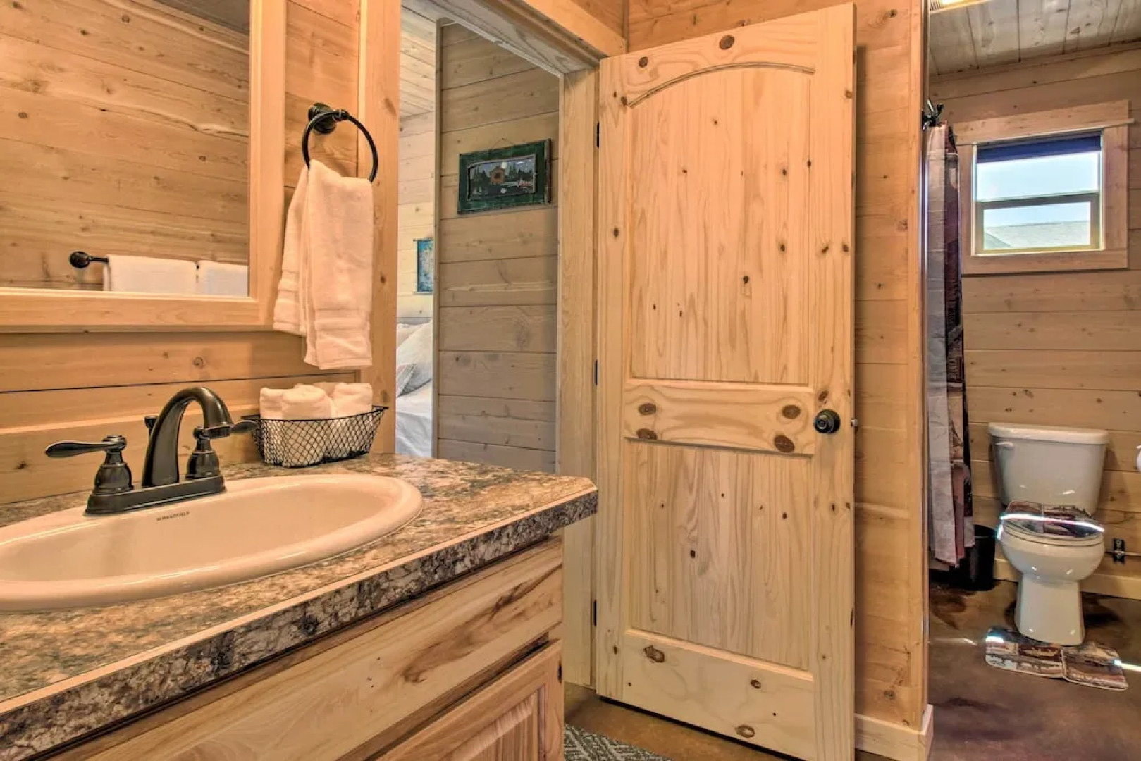 Peaceful Mtn Retreat ~ 43 Mi to Yellowstone!