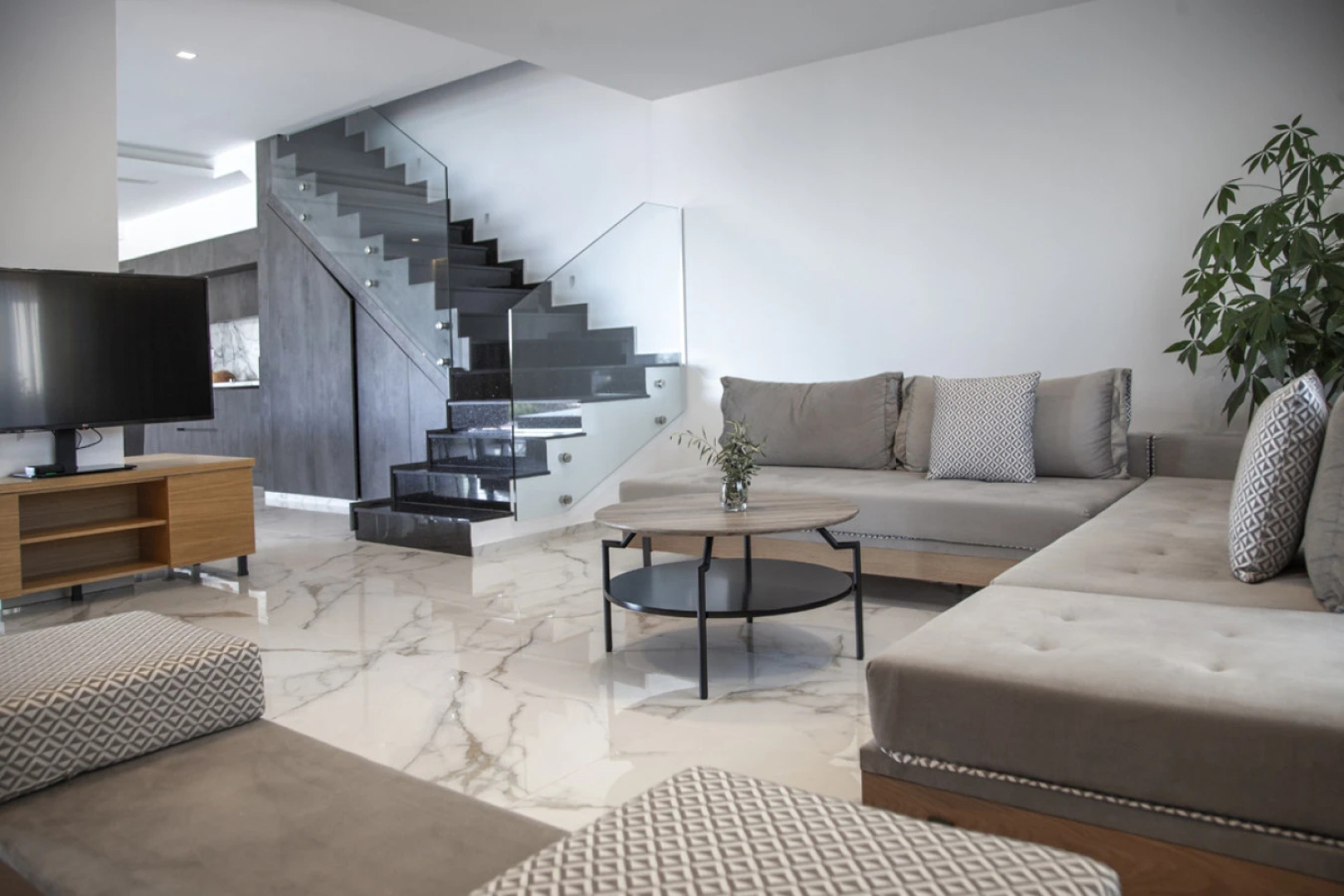 Zavia Pente in Syvota