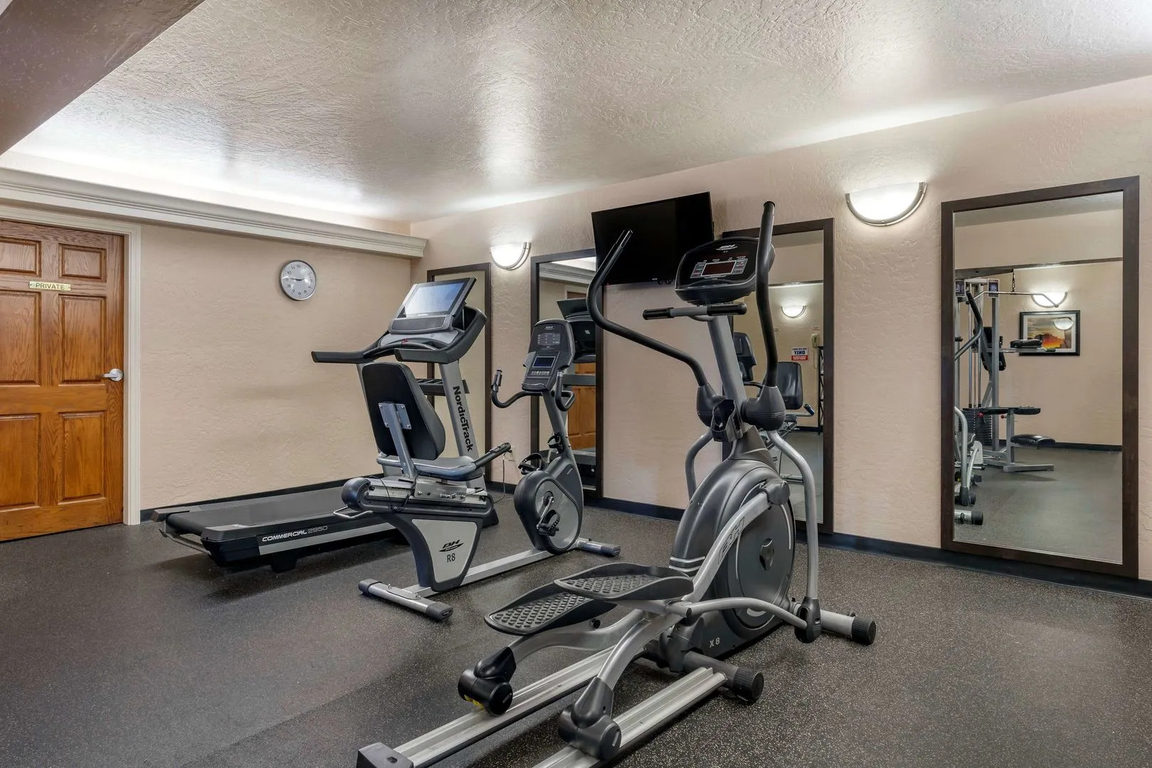 Best Western Plus Hilltop Inn