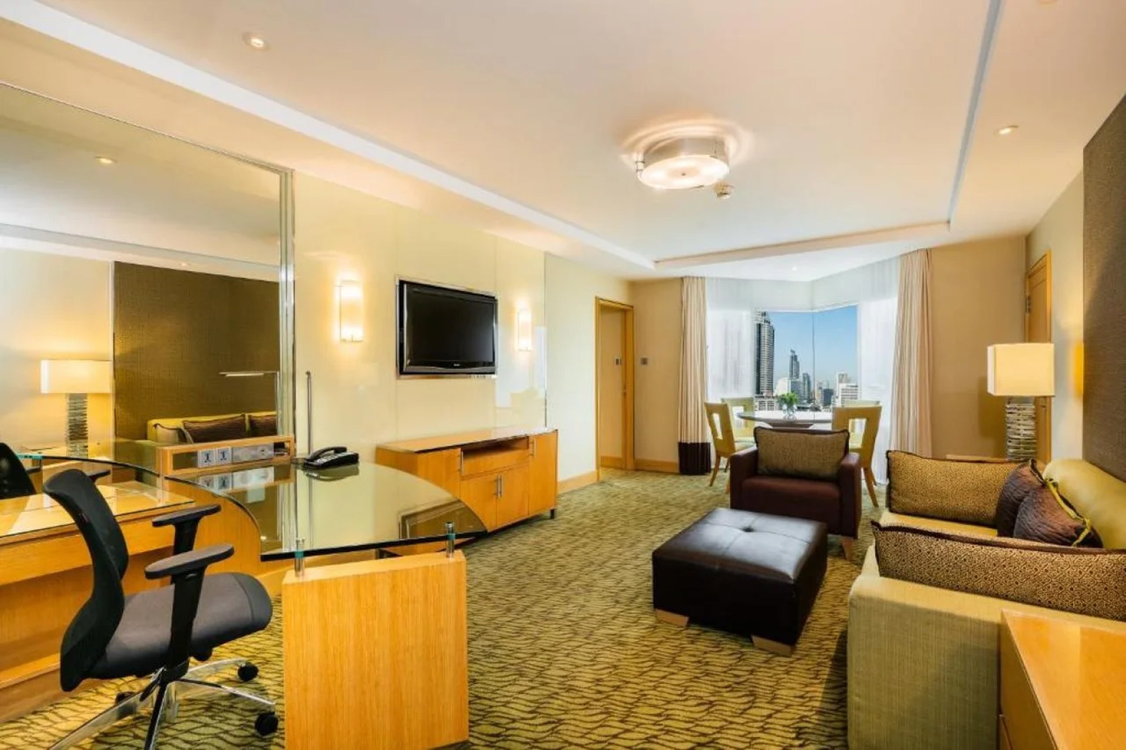 Holiday Inn Bangkok Silom by IHG