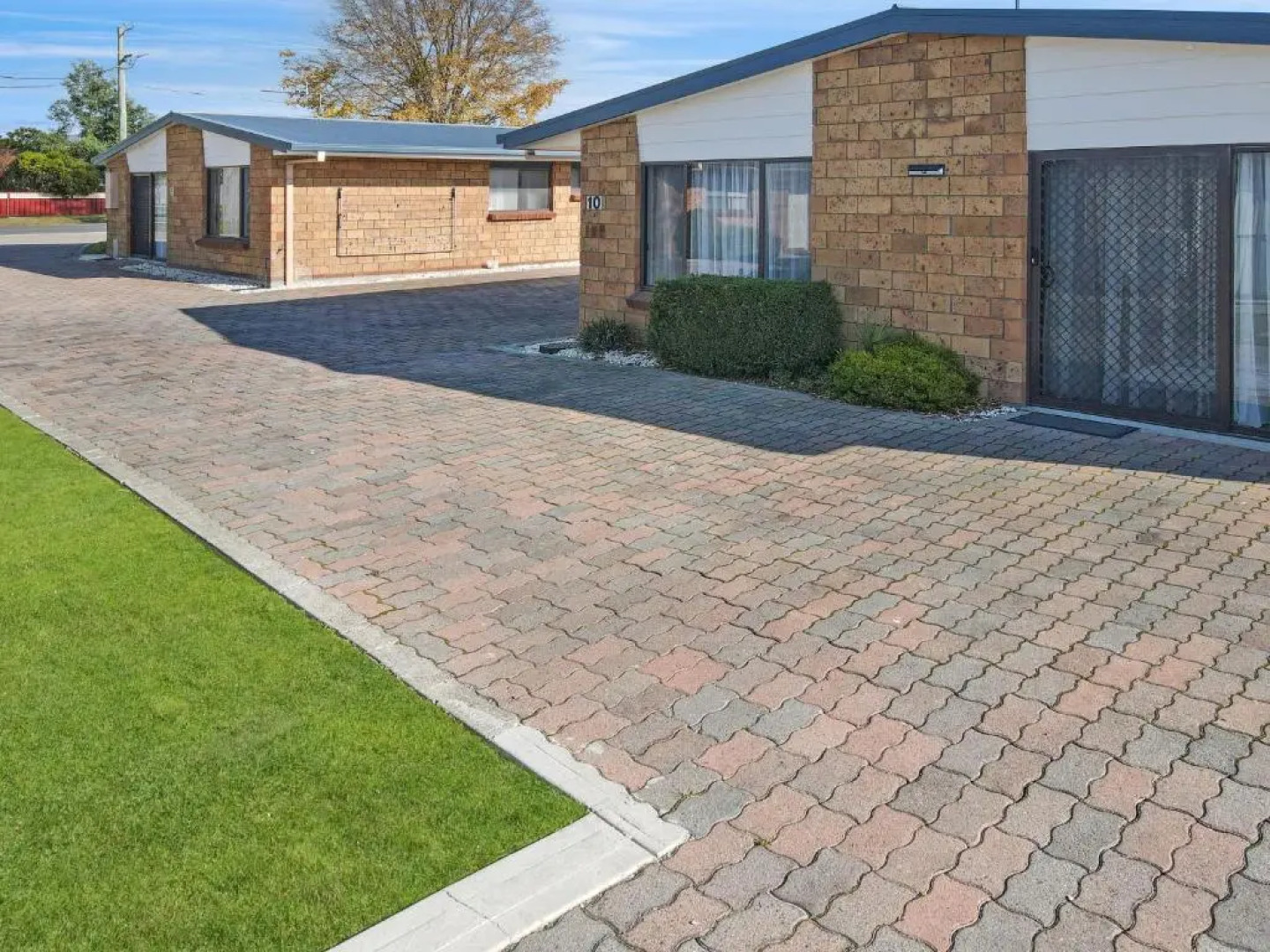 Kellraine Holiday Units