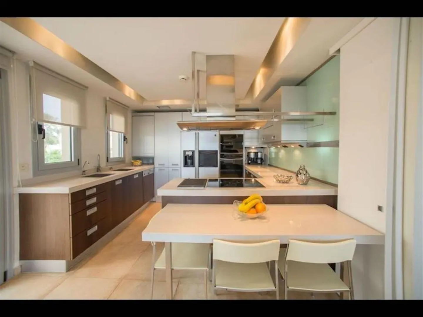 Luxury Villa Beachfront 5 Bedrooms 10-12 Persons